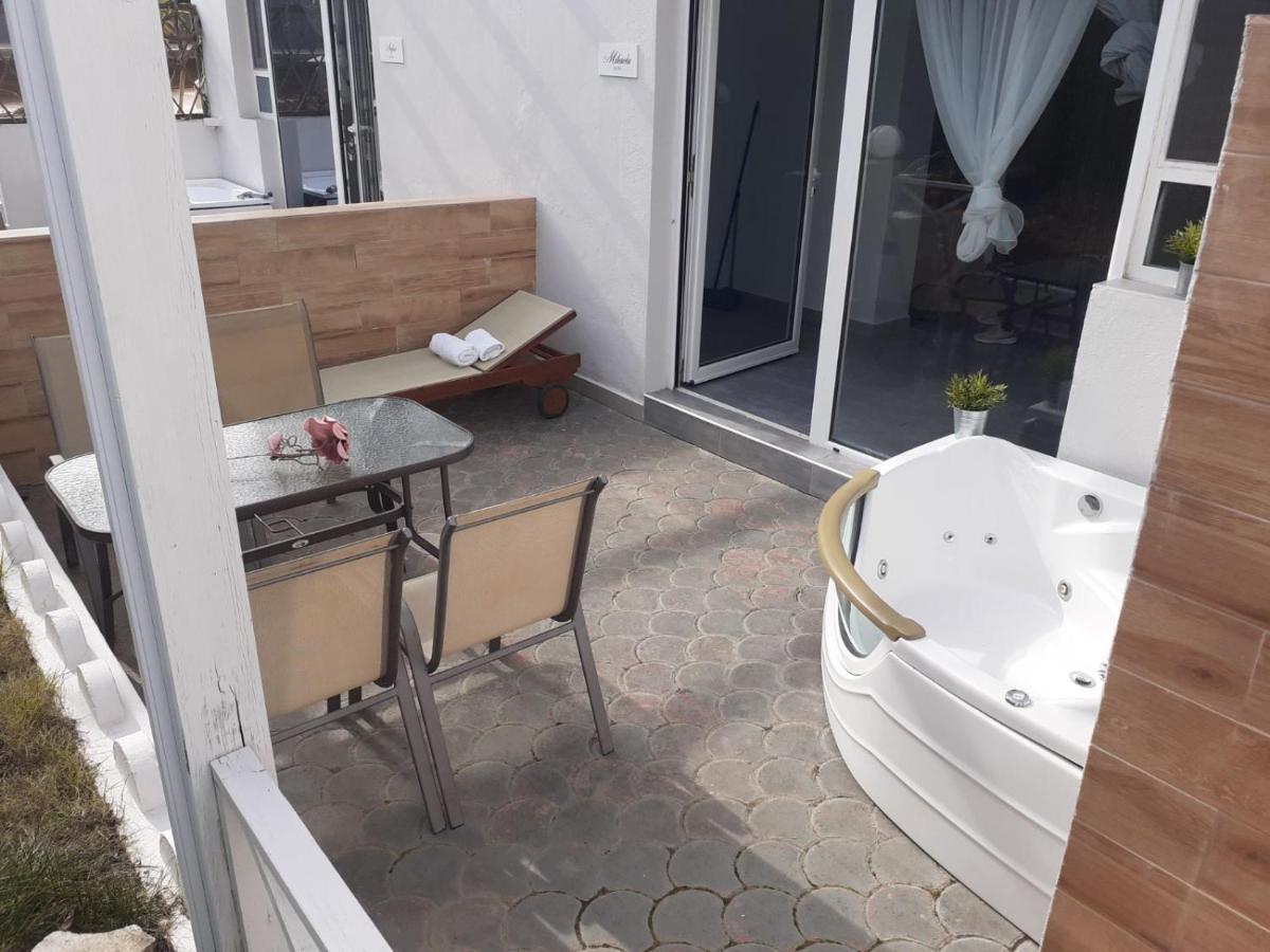 Kapahi Seaview Hotel Apartments Potos Bagian luar foto